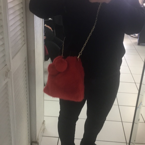 Fuzzy drawstring purse - Picture 2 of 3